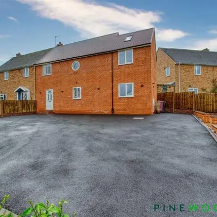 Buy this 3 bed duplex on 8 Common Lane in Cutthorpe, S42 7AN