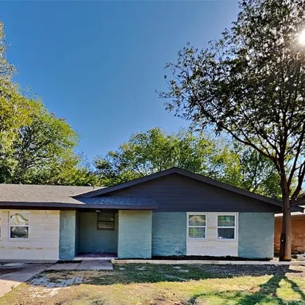 Buy this 5 bed house on 305 Harriett Street in Arlington, TX 76010