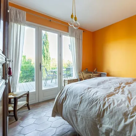 Rent this 2 bed house on Paradou in Route de Belle Croix, 13520 Paradou