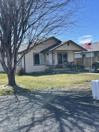 Buy this 3 bed house on 570 8th Street in Metolius, Jefferson County