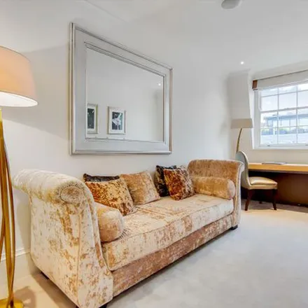 Image 6 - 33 Chesham Place, London, SW1X 8HB, United Kingdom - Apartment for rent