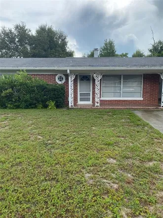 Buy this 2 bed house on 758 Piedmont Drive Southeast in Winter Haven, FL 33880