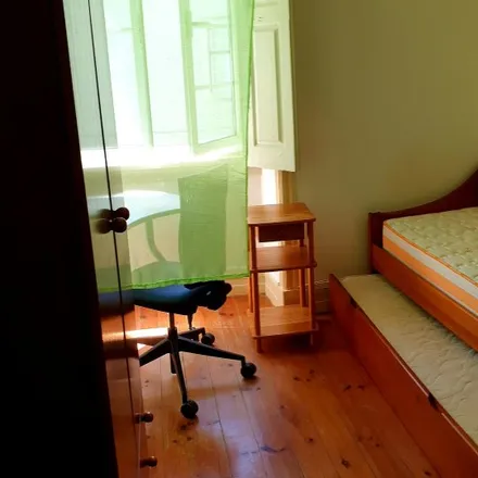 Rent this 4 bed room on Rua Gomes Freire 22 in 3000-204 Coimbra, Portugal