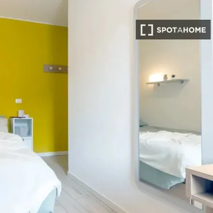 Rent this 2 bed room on Via Galileo Galilei 17 in 35121 Padua Province of Padua, Italy