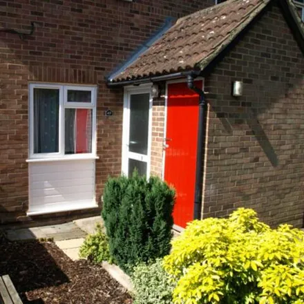 Rent this 1 bed room on Vienna Court in Farnborough, GU14 8UT