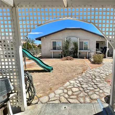 Image 4 - 20987 Ponca Road, Apple Valley, CA 92308, USA - House for sale