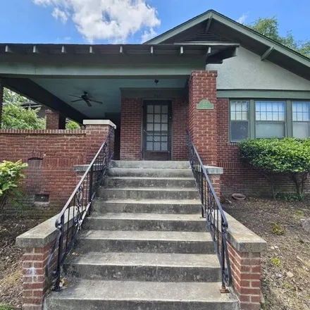 Rent this 2 bed house on 259 South Woodrow Street in Little Rock, AR 72205