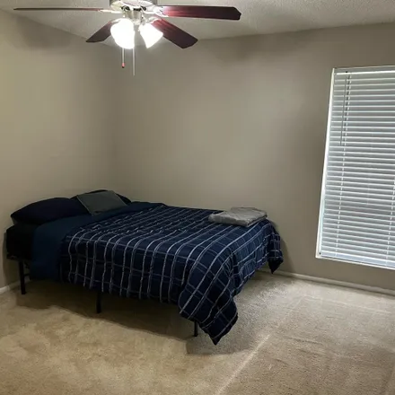 Rent this 1 bed room on unnamed road in Leedsgate, Savannah