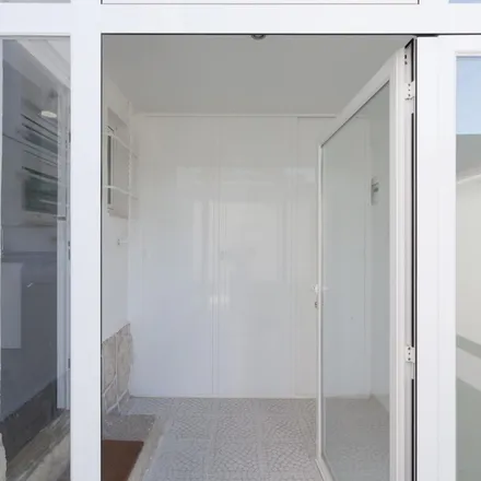 Image 9 - Kuta Beach House, Rua Bulhão Pato, 2825-394 Costa da Caparica, Portugal - Apartment for rent