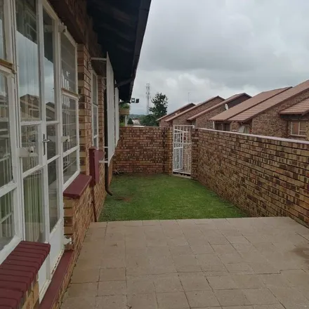 Image 7 - Wilgerood Road, Wilropark, Roodepoort, 1724, South Africa - Townhouse for rent