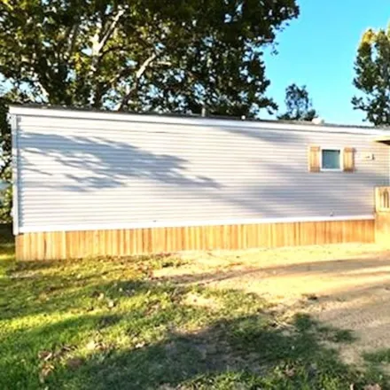 Rent this 2 bed house on 333 Bear Street in Kountze, Hardin County