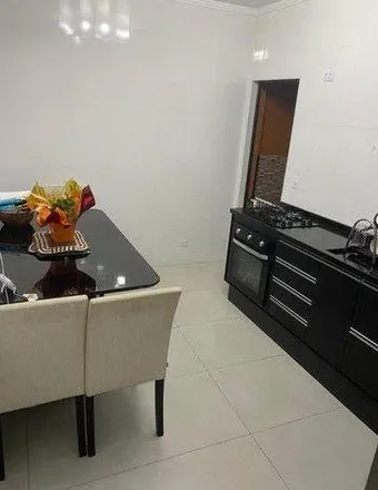 Buy this 2 bed house on Rua Waterloo in Vila Nossa Senhora das Vitórias, Mauá - SP