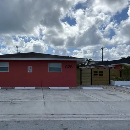 Rent this 2 bed house on Jehovahs Witnesses Lake Worth Congregation in 7th Avenue North, Lake Worth Beach