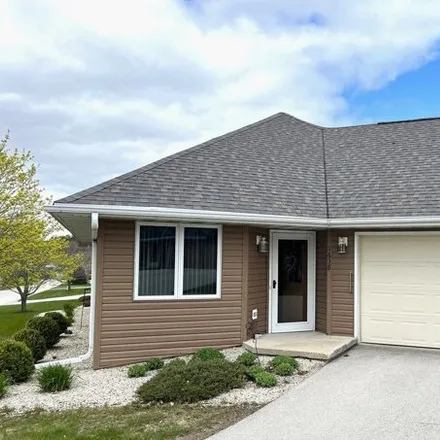 Buy this 2 bed condo on 1630 Iowa Street in Sturgeon Bay, WI 54235