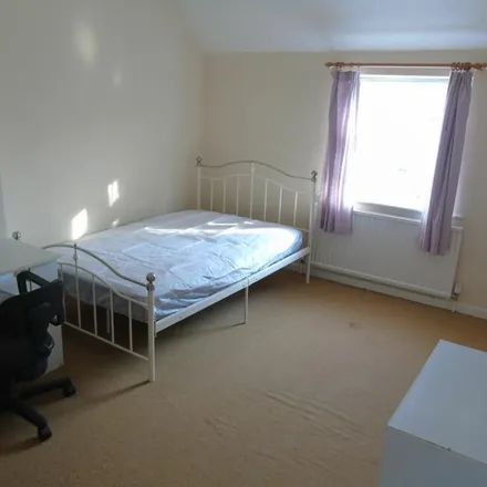 Image 6 - Battery Hill, Winchester, SO22 4BY, United Kingdom - Apartment for rent