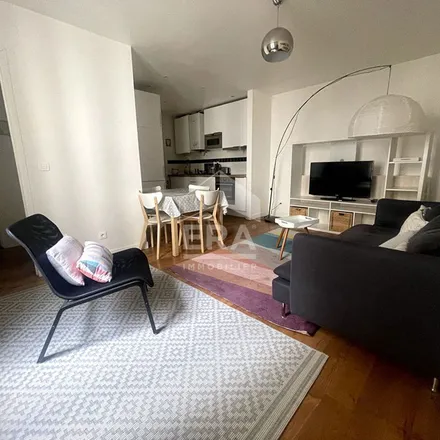Rent this 2 bed apartment on 90 Avenue Daumesnil in 75012 Paris, France