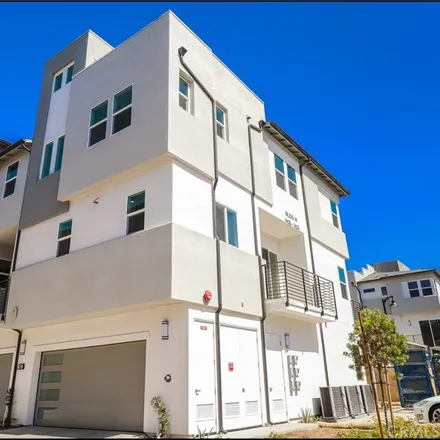 Rent this 4 bed condo on 1400 East Gary Place in Anaheim, CA 92805