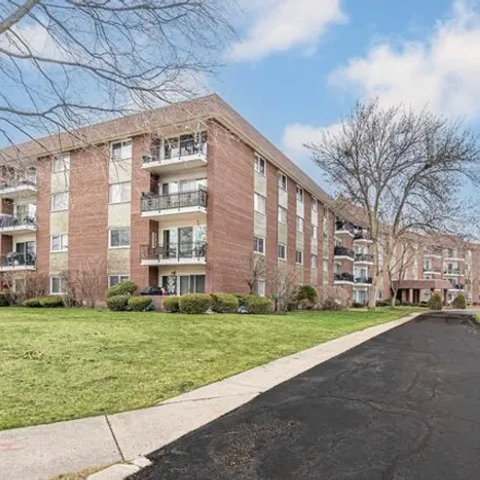 Buy this 2 bed condo on 798 West Magnolia Street in Arlington Heights, IL 60005