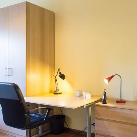 Rent this 5 bed room on Largo Isabella d'Aragona 4 in 20122 Milan MI, Italy