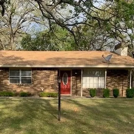 Rent this 2 bed house on 3132 South Lipsey Street in Decatur, TX 76234