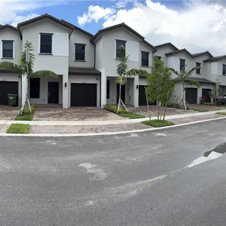 Image 9 - Emergency Vehicle Access Road, Pembroke Pines, FL 33082, USA - Townhouse for sale