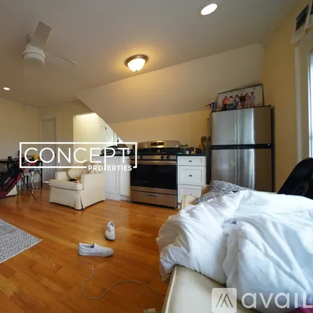 Rent this 1 bed apartment on 219 Commonwealth Ave