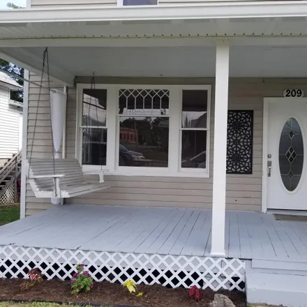 Buy this 8 bed house on 209 West Fairview Avenue in N C Love Addition, Johnson City