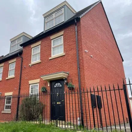 Rent this 3 bed townhouse on Fay Crescent in Sheffield, S9 3DJ