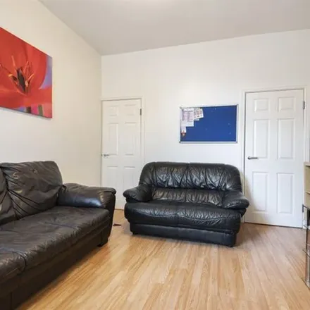 Image 5 - 48-60 Charlotte Road, The Moor, Sheffield, S1 4TA, United Kingdom - Townhouse for rent