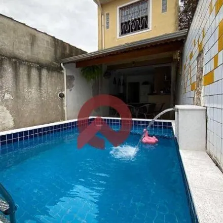 Buy this 3 bed house on Rua Doutor Fernando Costa in Boa Vista, São Vicente - SP