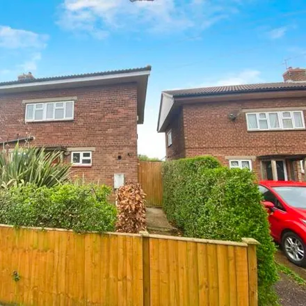 Buy this 3 bed townhouse on Meres Road in Grantham, NG31 7NG