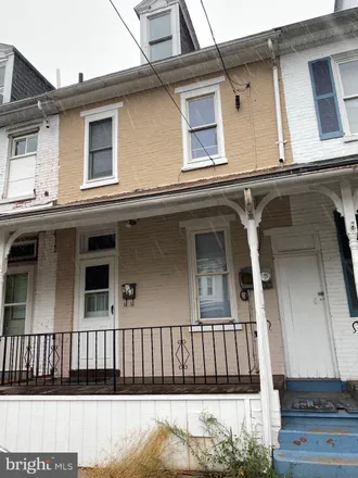 Rent this 3 bed townhouse on 923 Queen Street in Pottstown, PA 19464