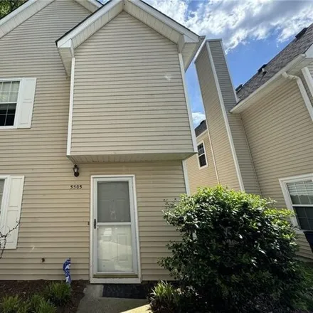 Buy this 2 bed condo on 880 Gas Light Lane in Lawson Forest, Virginia Beach