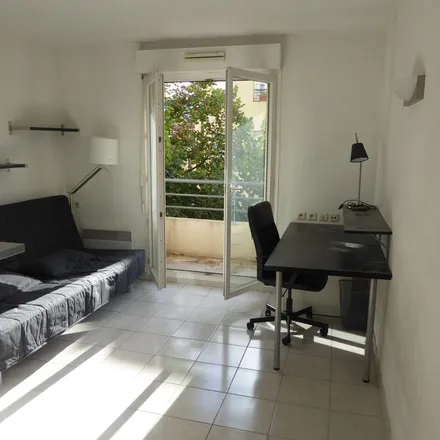 Image 2 - 323 Rue Saint-Pierre, 13005 Marseille, France - Apartment for rent