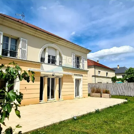 Rent this 5 bed apartment on Rue du Poncelet in 77700 Bailly-Romainvilliers, France