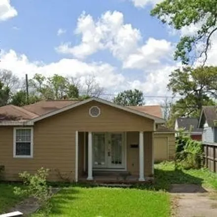 Buy this 2 bed house on 216 Gale St in Houston, Texas