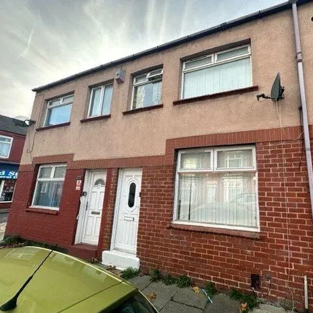 Buy this 3 bed townhouse on Sams Foodstore in 49 King Street, Middlesbrough