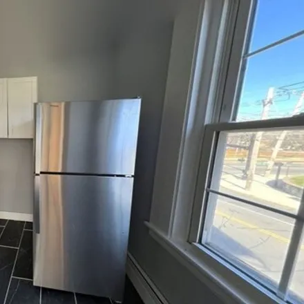 Image 4 - 95 Nesmith Street, Belvidere, Lowell, MA 01825, USA - Apartment for rent