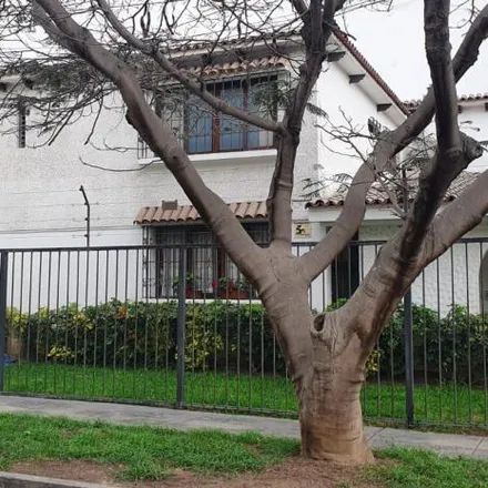 Buy this 6 bed house on Morochucos in Santiago de Surco, Lima Metropolitan Area 10051