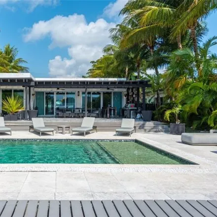 Image 2 - 970 South Shore Drive, Isle of Normandy, Miami Beach, FL 33141, USA - House for sale