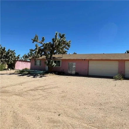 Buy this 1 bed house on 26418 Apple Drive in Mohave County, AZ 86444