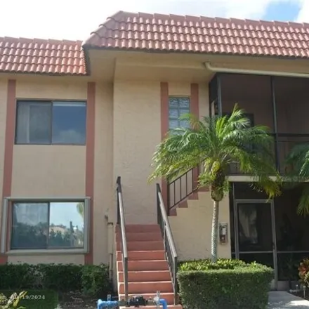 Buy this 2 bed condo on 150 Lakeview Drive in Weston, FL 33326