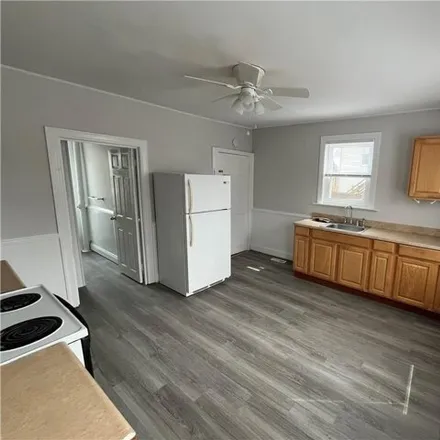 Image 4 - 318 Elm Street, Attleboro Falls, North Attleborough, MA 02760, USA - House for rent