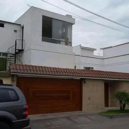 Buy this 8 bed house on Benjamin Doig Lossio in Santiago de Surco, Lima Metropolitan Area 15023