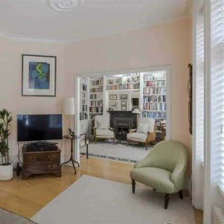 Image 9 - 48 Huntley Street, London, WC1E 7HF, United Kingdom - Apartment for sale