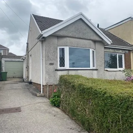 Rent this 2 bed duplex on unnamed road in Litchard, CF31 1QG