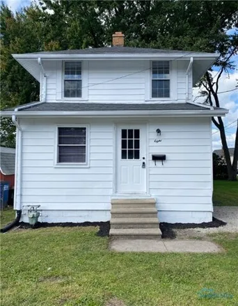 Buy this 3 bed house on 6103 Edgewater Drive in Toledo, OH 43611
