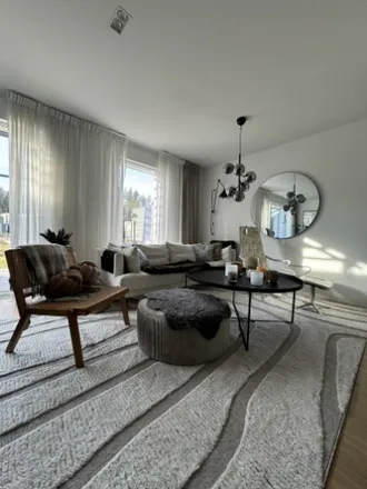 Rent this 5 bed duplex on Sjögestadslundsvägen in 590 74 Ljungsbro, Sweden