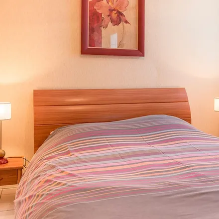 Rent this 1 bed apartment on Larmor-Plage in 11 Avenue du Général de Gaulle, 56260 Larmor-Plage