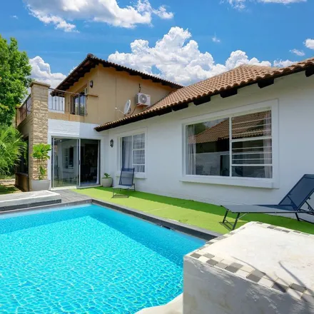 Rent this 3 bed apartment on Caltex in Kingfisher Drive, Douglasdale